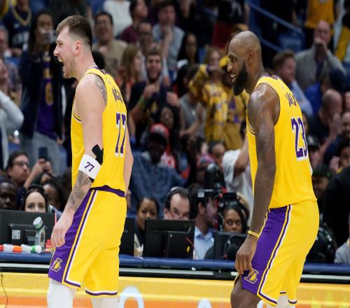 赛场,琼斯高抛强,毕格柏空中,万博manbetx体育平台,万博体育官网,万博体育app下载,ManBetX,SPORTS